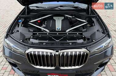 Позашляховик / Кросовер BMW X7 2020 в 