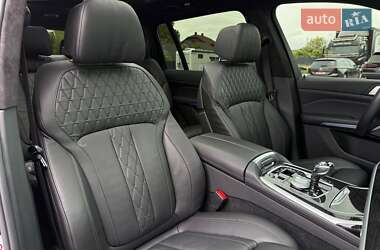 Позашляховик / Кросовер BMW X7 2020 в 