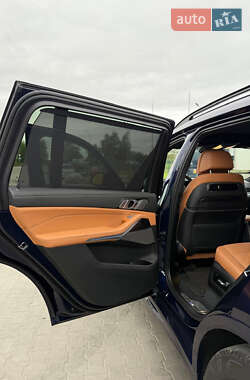 Внедорожник / Кроссовер BMW X7 2023 в 