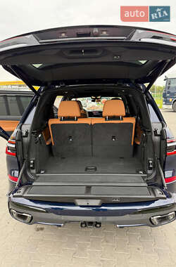 Внедорожник / Кроссовер BMW X7 2023 в 