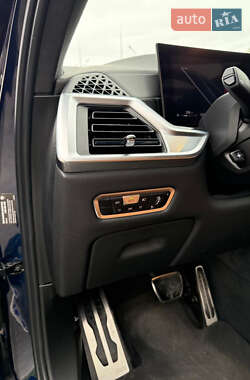 Внедорожник / Кроссовер BMW X7 2023 в 