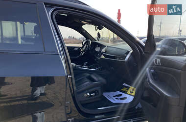 Позашляховик / Кросовер BMW X7 2019 в 