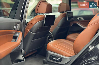 Внедорожник / Кроссовер BMW X7 2020 в 