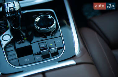 Внедорожник / Кроссовер BMW X7 2019 в 
