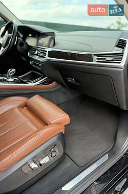 Внедорожник / Кроссовер BMW X7 2019 в 