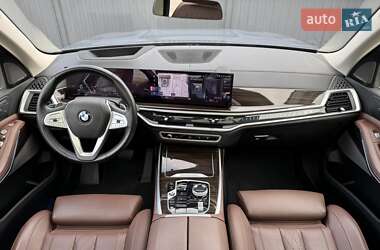 Внедорожник / Кроссовер BMW X7 2022 в 
