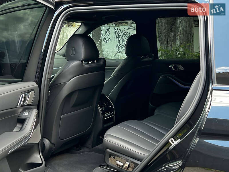 Внедорожник / Кроссовер BMW X7 2022 в Киеве