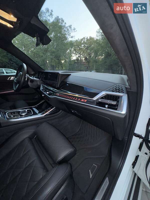 Внедорожник / Кроссовер BMW X7 2023 в Кривом Роге