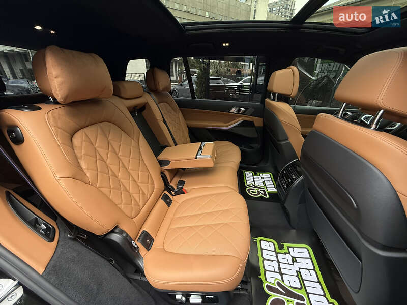 Внедорожник / Кроссовер BMW X7 2022 в Киеве