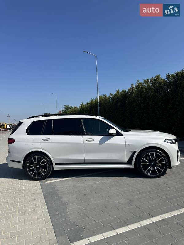 Внедорожник / Кроссовер BMW X7 2022 в Городке