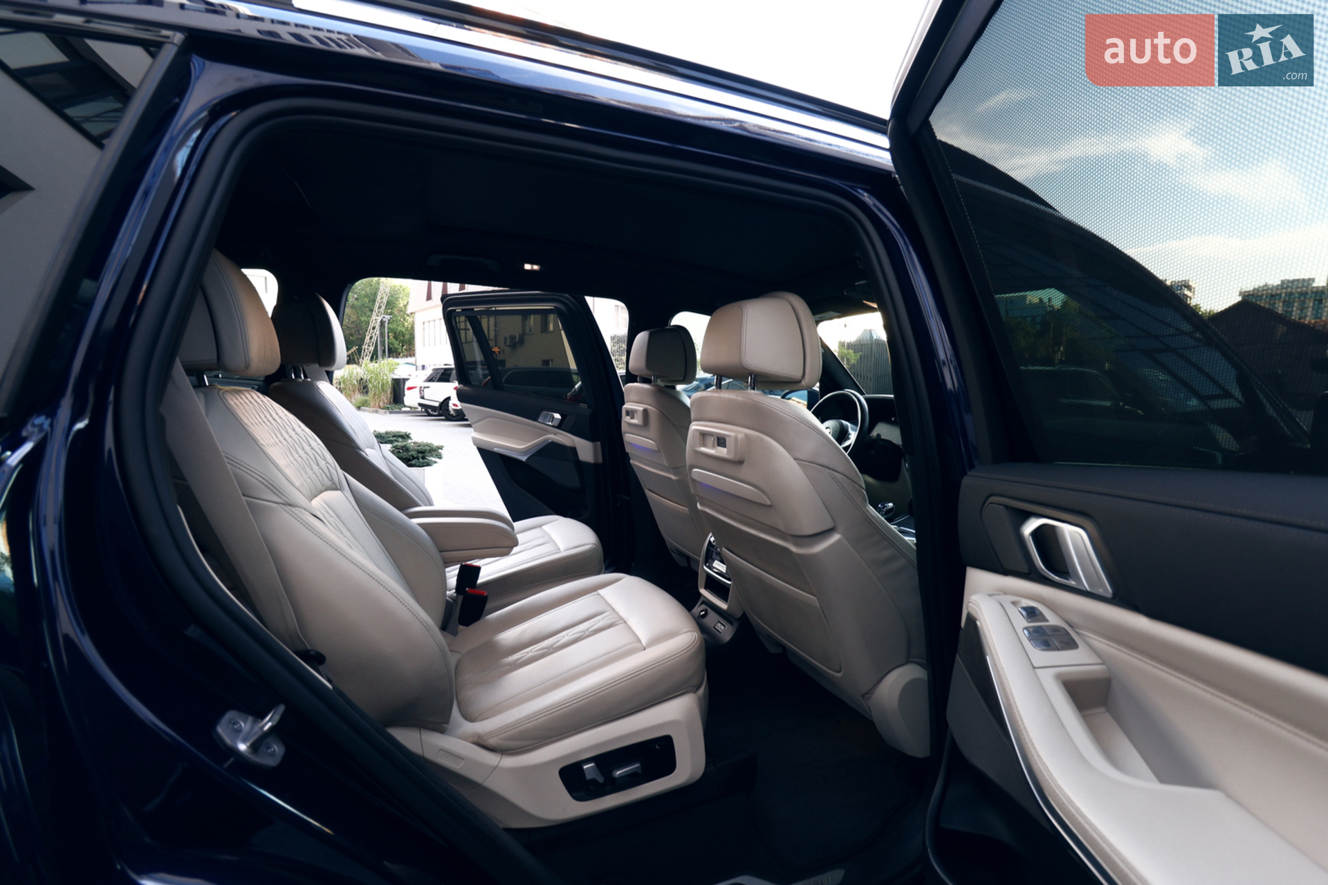 2020 BMW X7 - мініатюра 16