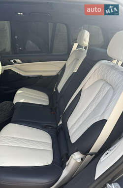 Внедорожник / Кроссовер BMW X7 2019 в 