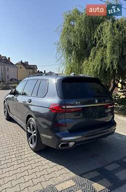 Позашляховик / Кросовер BMW X7 2020 в 