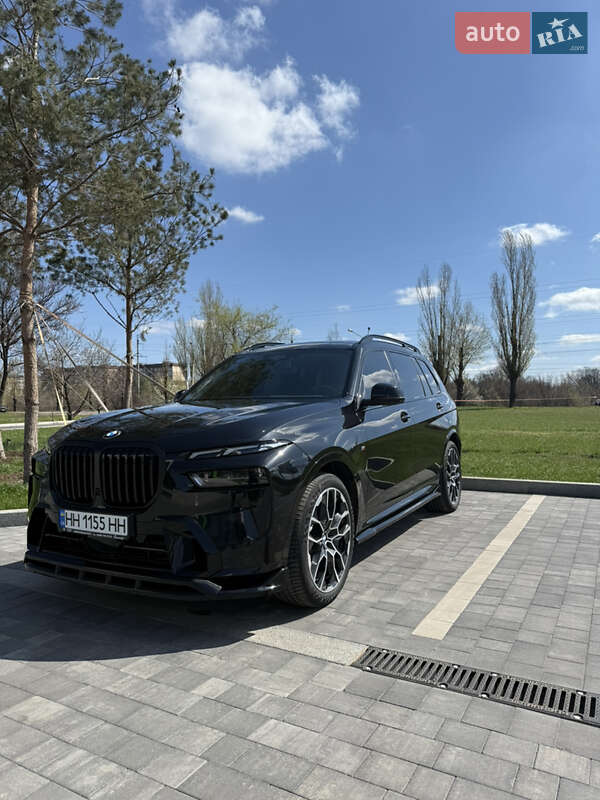 Внедорожник / Кроссовер BMW X7 2024 в Кривом Роге