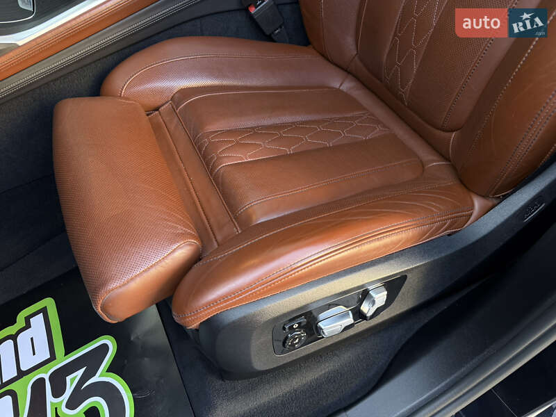 Внедорожник / Кроссовер BMW X7 2020 в Киеве