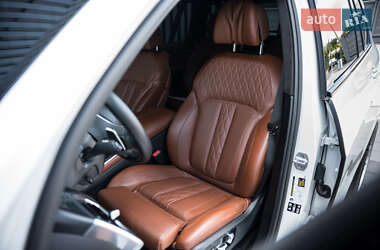 Внедорожник / Кроссовер BMW X7 2023 в 