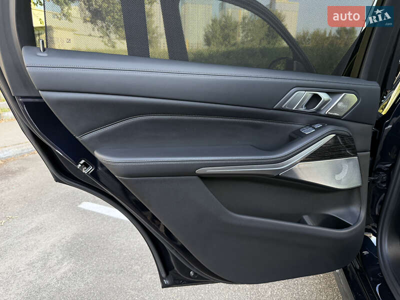 Внедорожник / Кроссовер BMW X7 2021 в Киеве