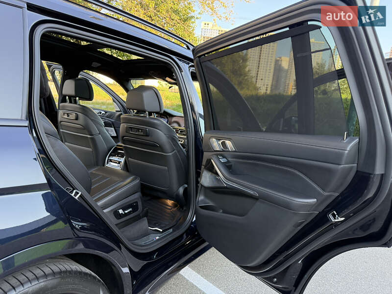 Внедорожник / Кроссовер BMW X7 2021 в Киеве