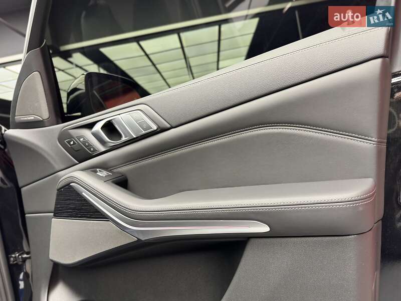 Позашляховик / Кросовер BMW X7 2021 в Києві