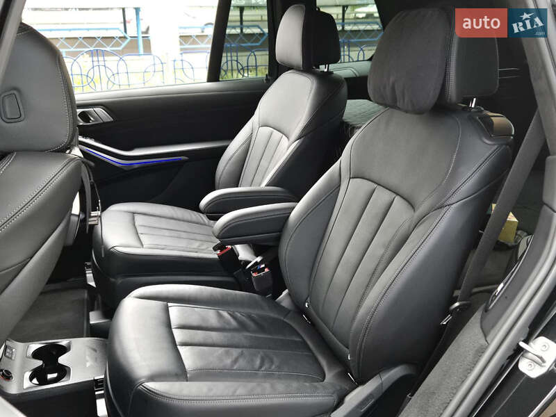 Внедорожник / Кроссовер BMW X7 2022 в Киеве