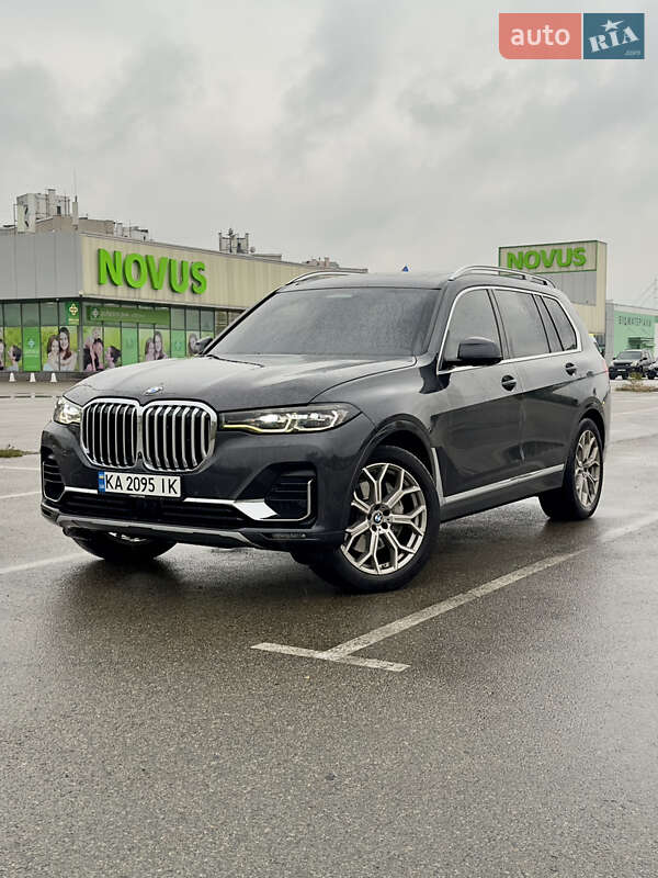 Внедорожник / Кроссовер BMW X7 2021 в 