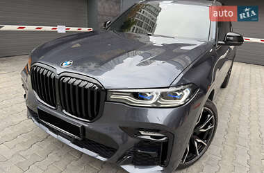 Внедорожник / Кроссовер BMW X7 2022 в 