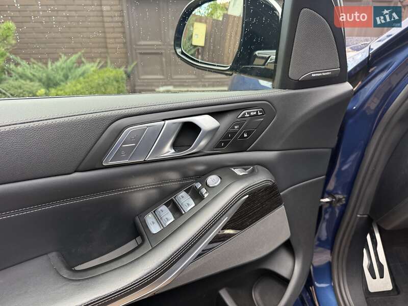 Внедорожник / Кроссовер BMW X7 2020 в Киеве