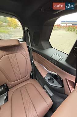 Внедорожник / Кроссовер BMW X7 2021 в 