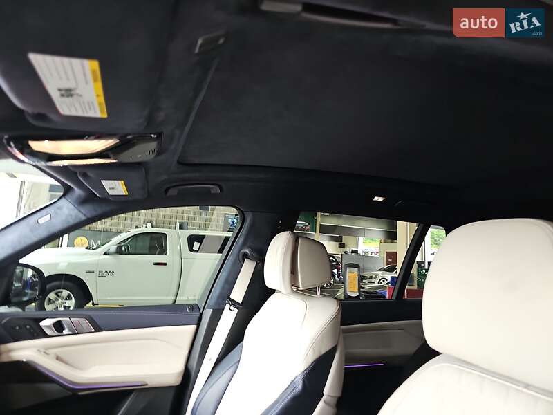 Позашляховик / Кросовер BMW X7 2021 в Києві