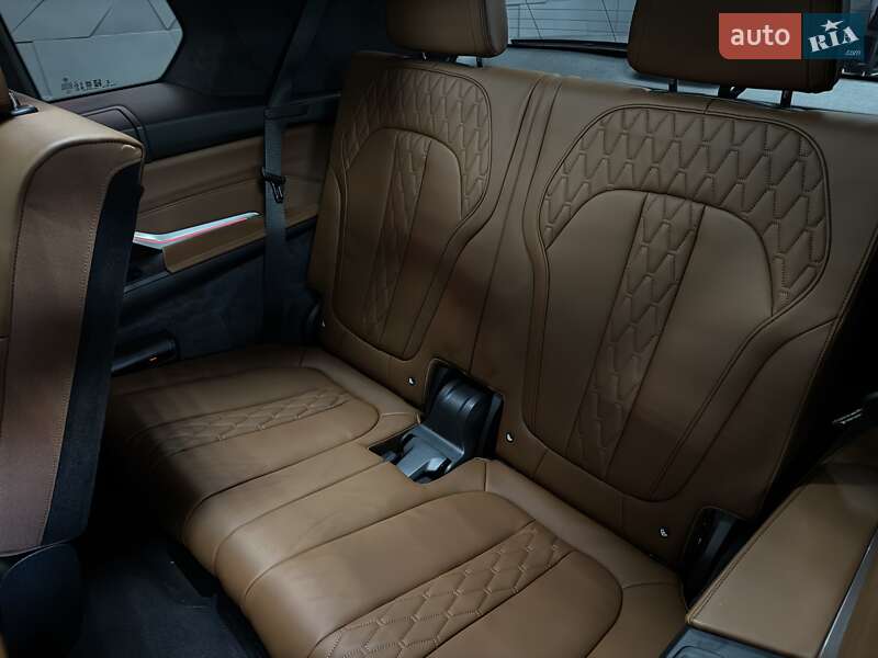 Внедорожник / Кроссовер BMW X7 2024 в Тернополе