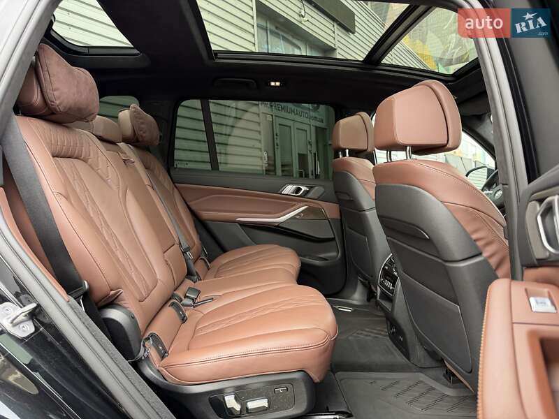 Внедорожник / Кроссовер BMW X7 2021 в Киеве