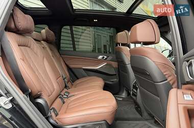 Внедорожник / Кроссовер BMW X7 2021 в 