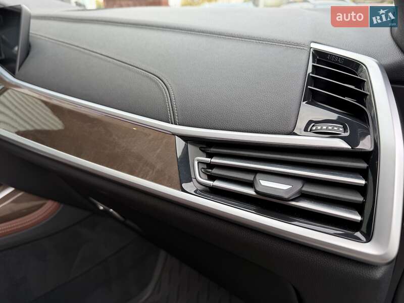 Внедорожник / Кроссовер BMW X7 2021 в Киеве