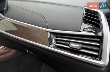 Внедорожник / Кроссовер BMW X7 2021 в 