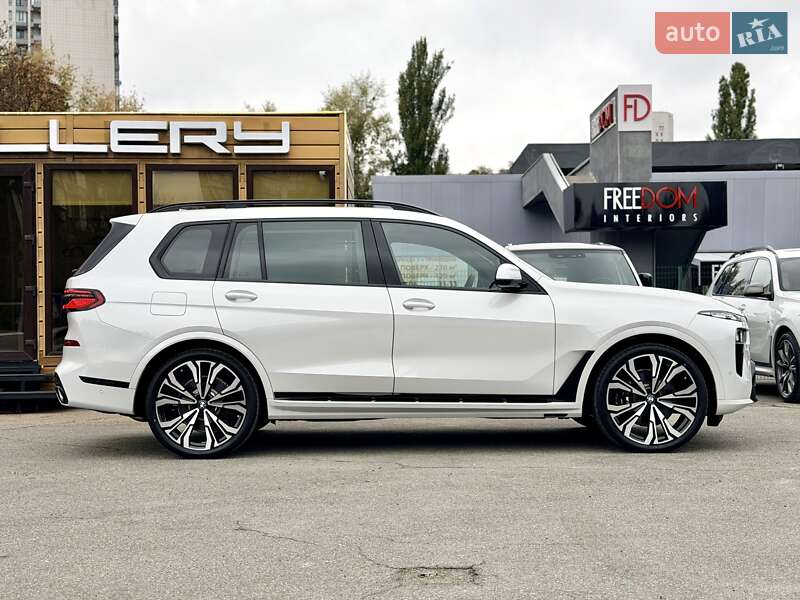 Внедорожник / Кроссовер BMW X7 2024 в Киеве