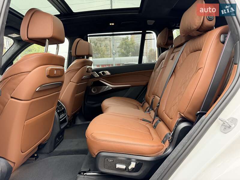 Внедорожник / Кроссовер BMW X7 2024 в Киеве