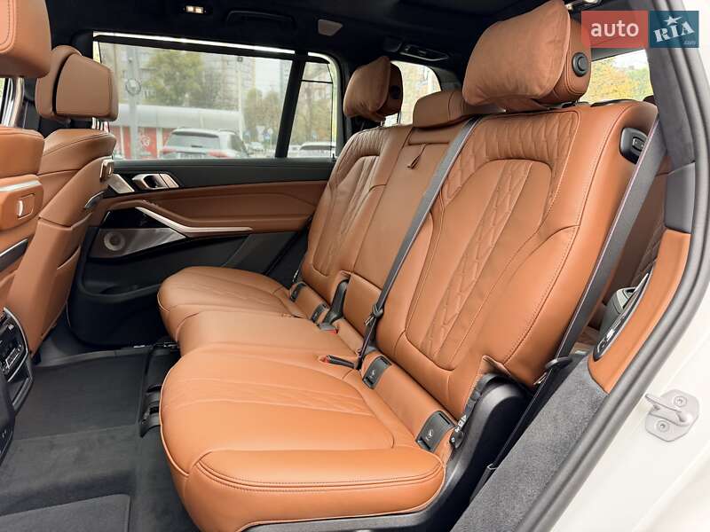 Внедорожник / Кроссовер BMW X7 2024 в Киеве