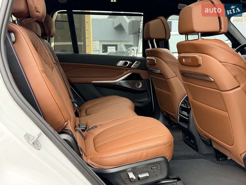 Внедорожник / Кроссовер BMW X7 2024 в Киеве