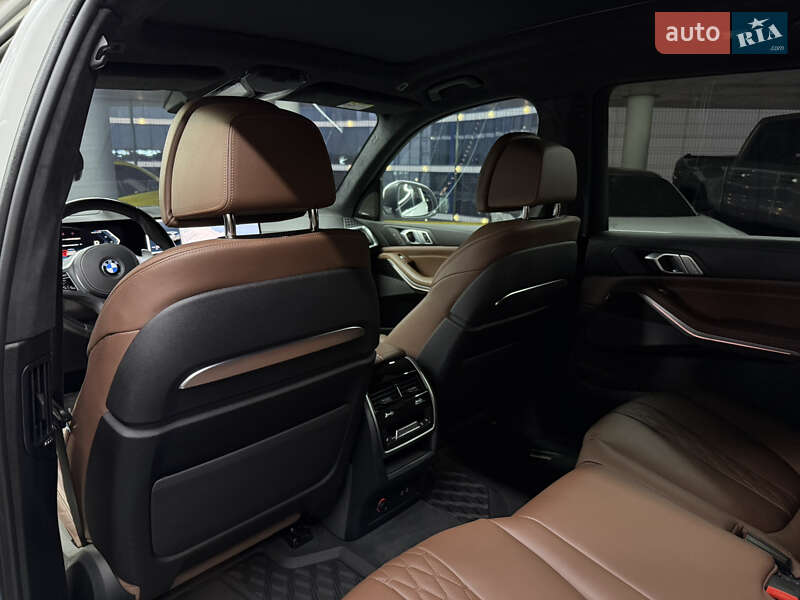 Позашляховик / Кросовер BMW X7 2023 в Одесі фото 23 Позашляховик / Кросовер BMW X7 2023 в Одесі