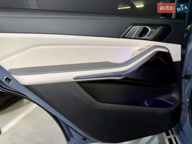 Внедорожник / Кроссовер BMW X7 2023 в Киеве