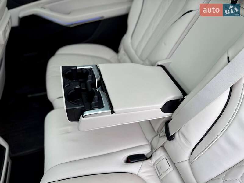 Внедорожник / Кроссовер BMW X7 2020 в Ровно