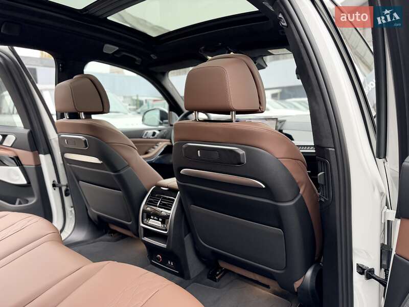 Внедорожник / Кроссовер BMW X7 2024 в Киеве