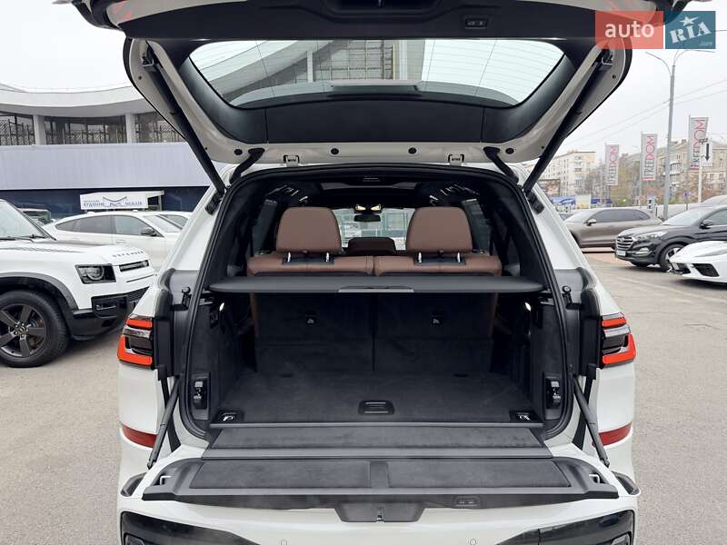 Внедорожник / Кроссовер BMW X7 2024 в Киеве
