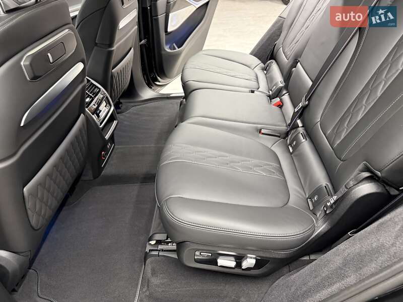 Внедорожник / Кроссовер BMW X7 2023 в Киеве