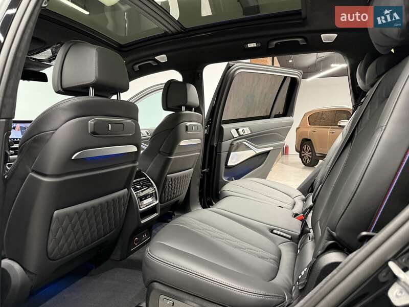Внедорожник / Кроссовер BMW X7 2023 в Киеве