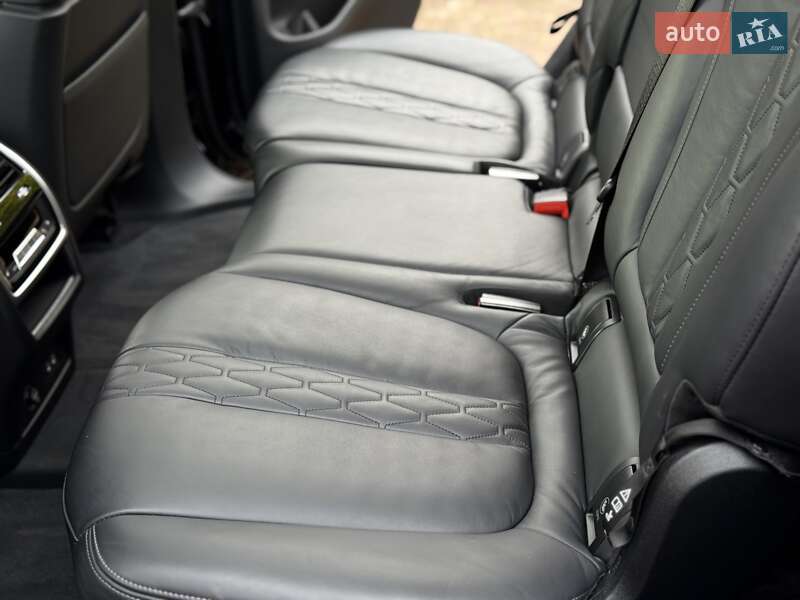 Внедорожник / Кроссовер BMW X7 2021 в Одессе