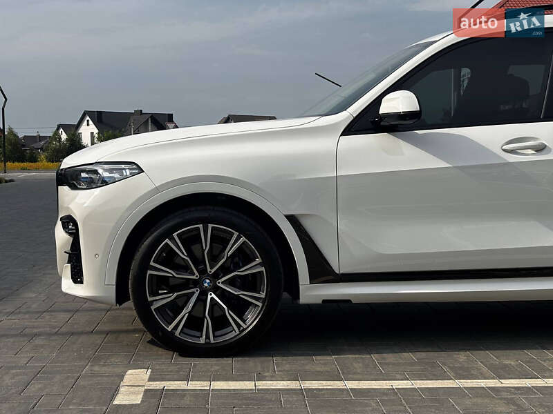 Внедорожник / Кроссовер BMW X7 2020 в Луцке