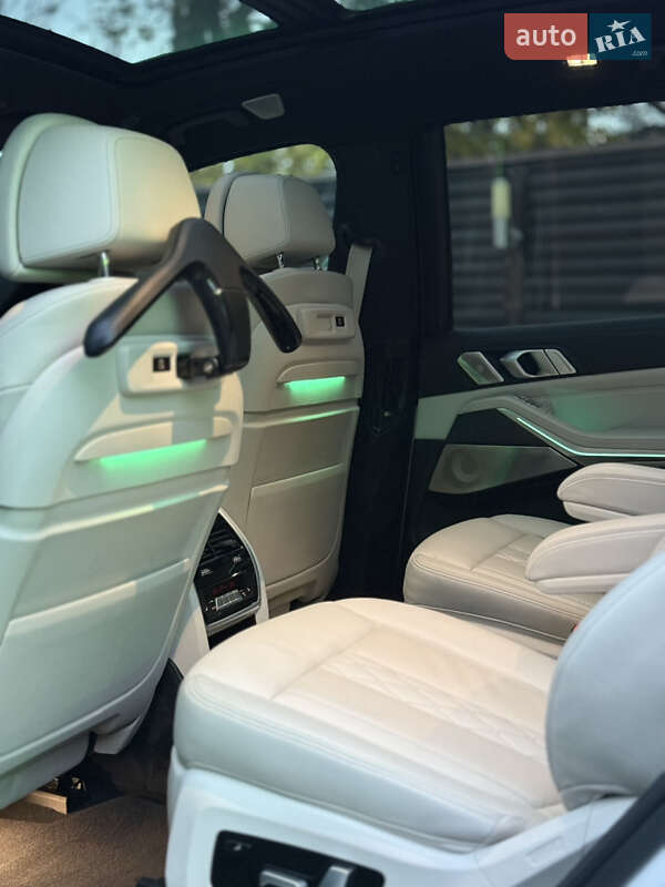 Внедорожник / Кроссовер BMW X7 2020 в Одессе