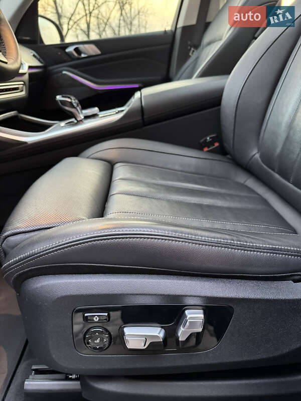 Позашляховик / Кросовер BMW X7 2019 в Дніпрі