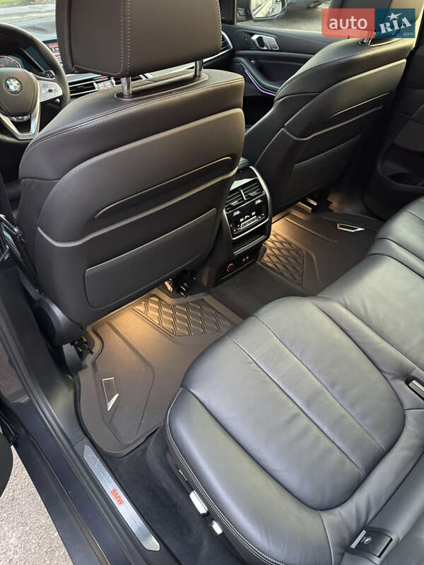 Позашляховик / Кросовер BMW X7 2019 в Дніпрі